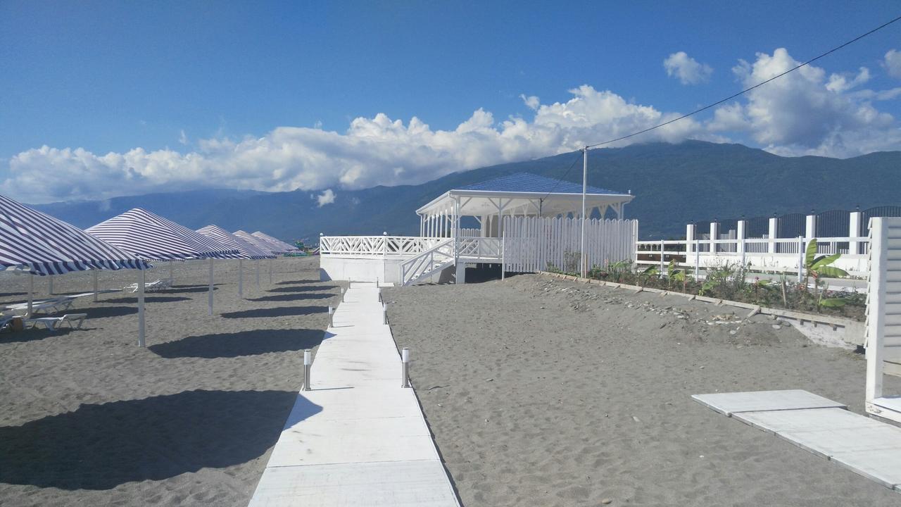 Hotel Paradise Beach Alakhadzi 外观 照片