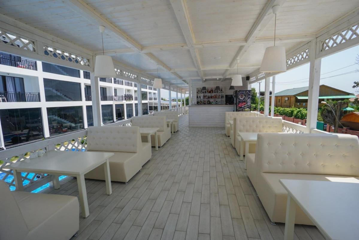 Hotel Paradise Beach Alakhadzi 外观 照片